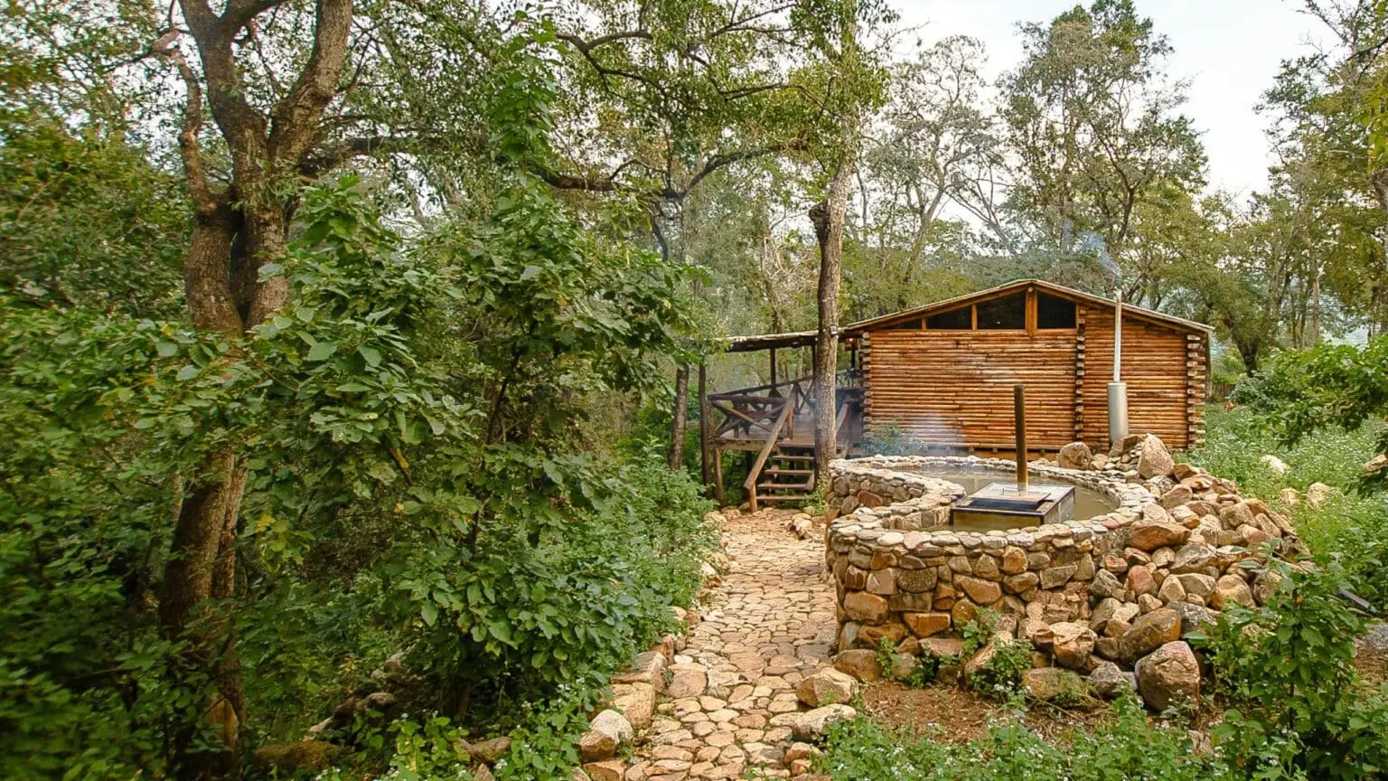 lodge-with-ecological-jacuzzi-1536x864